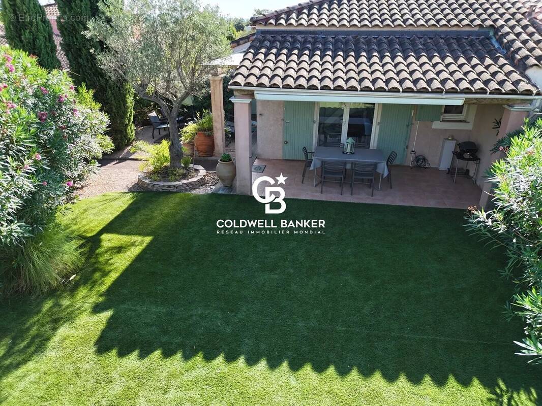 Maison à ROQUEBRUNE-SUR-ARGENS