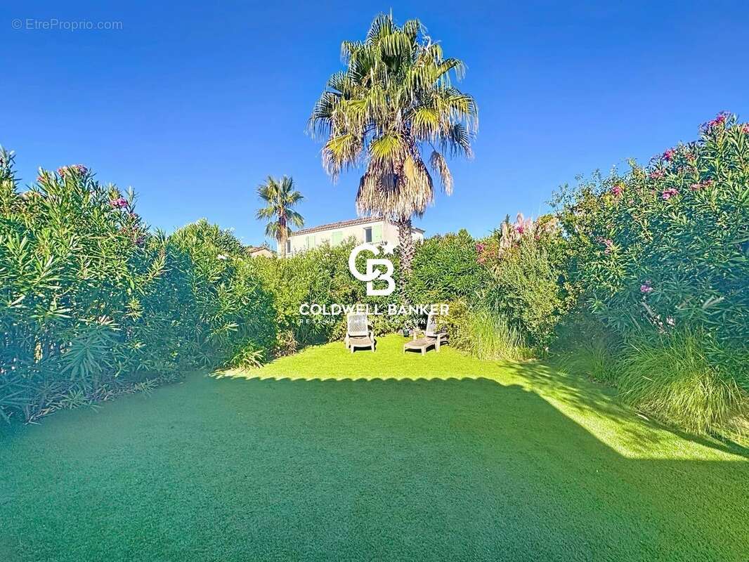 Maison à ROQUEBRUNE-SUR-ARGENS