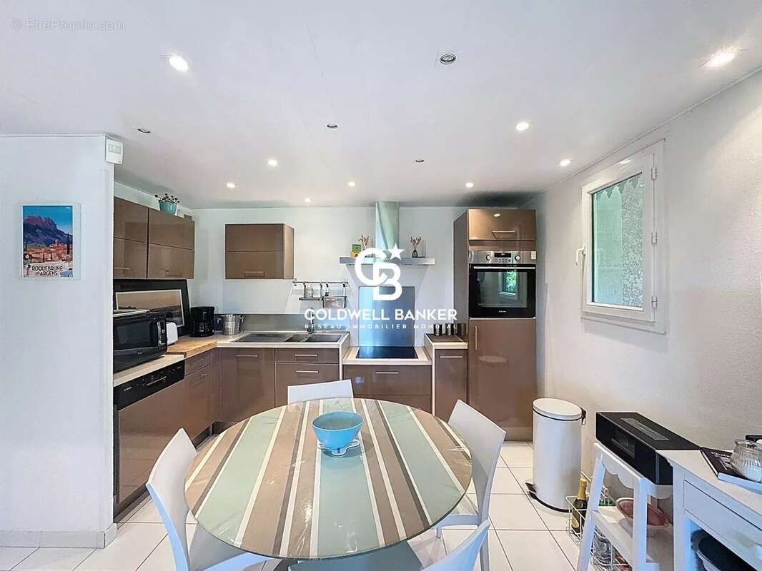 Maison à ROQUEBRUNE-SUR-ARGENS