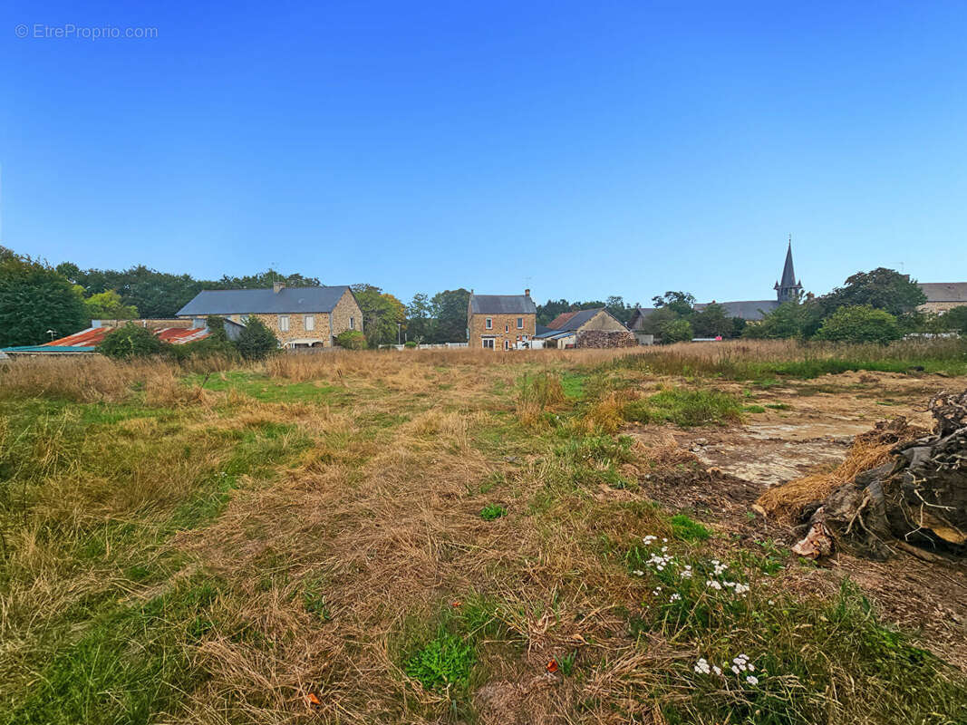 Terrain à CHAUVIGNE