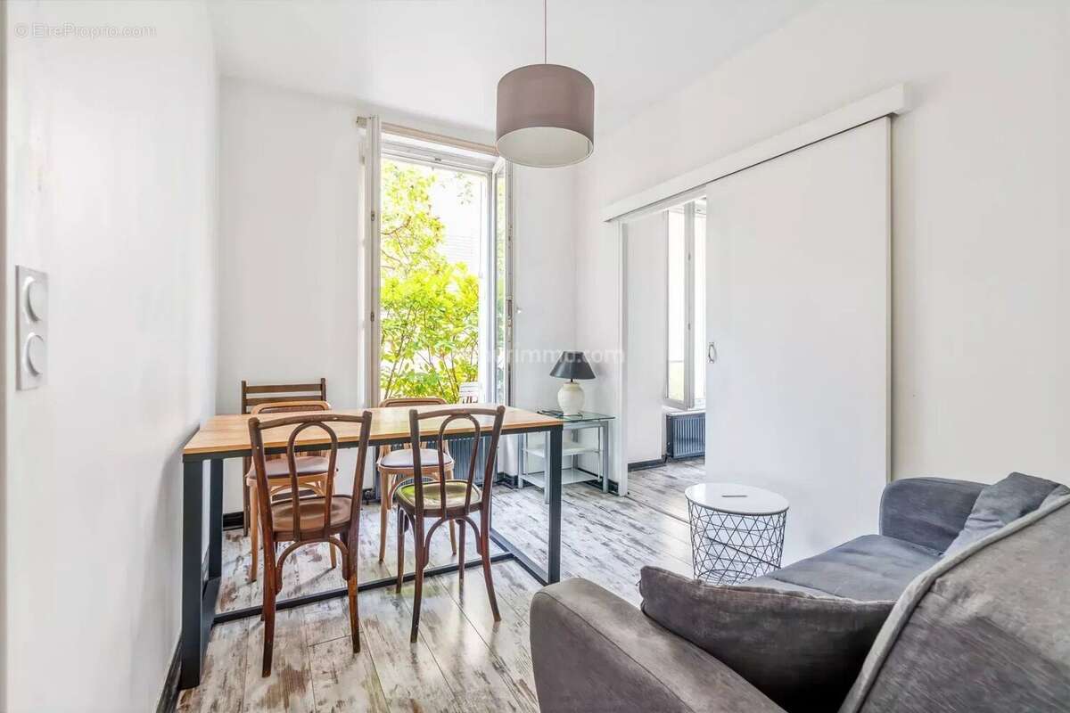 Appartement à PARIS-18E