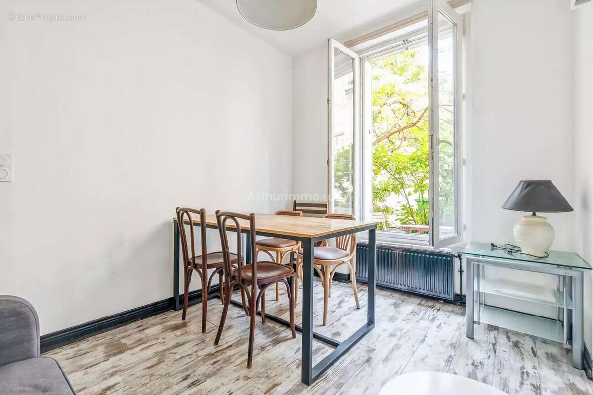 Appartement à PARIS-18E