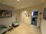 Photo 1 - Commerce à COURCOURONNES