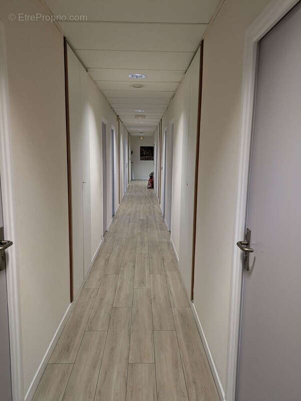 Photo 6 - Commerce à COURCOURONNES