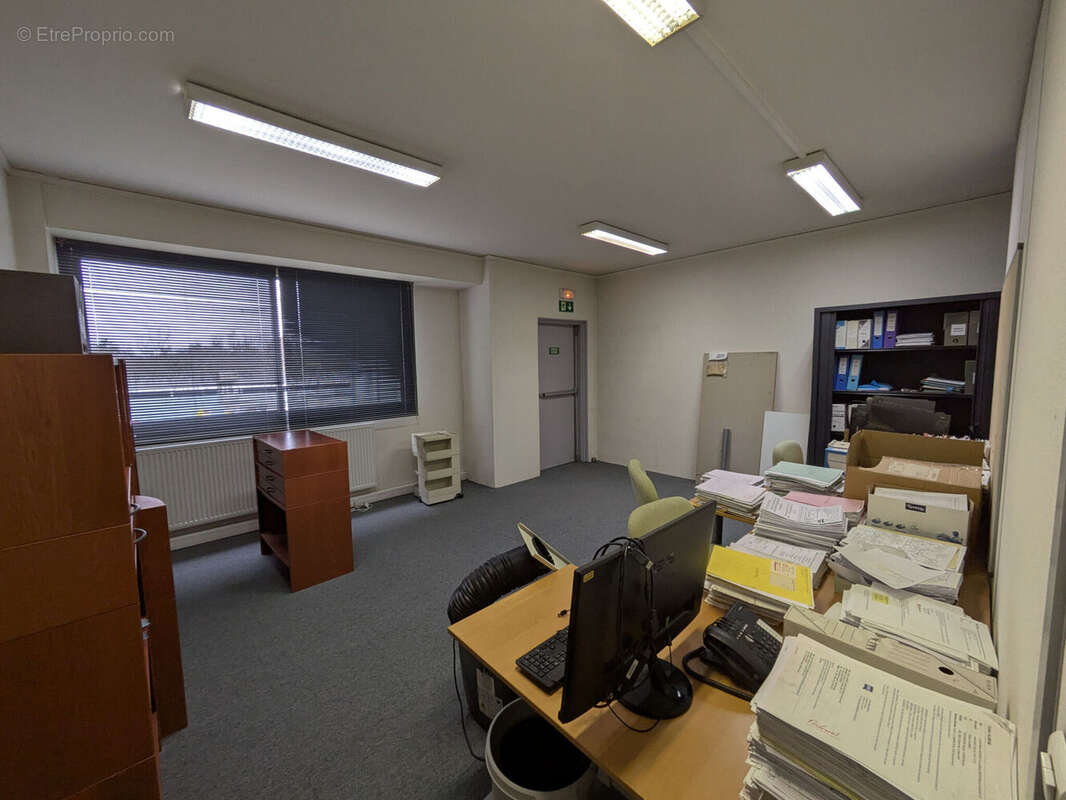 Photo 8 - Commerce à COURCOURONNES