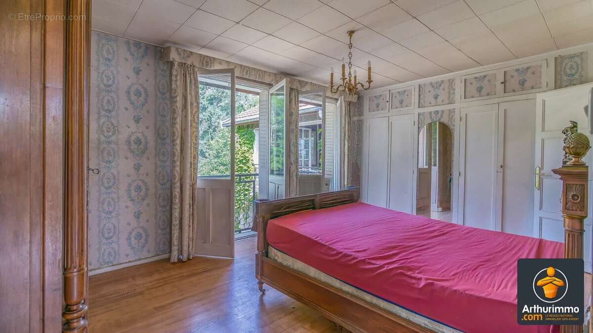 Maison à SAINT-GENIS-LAVAL