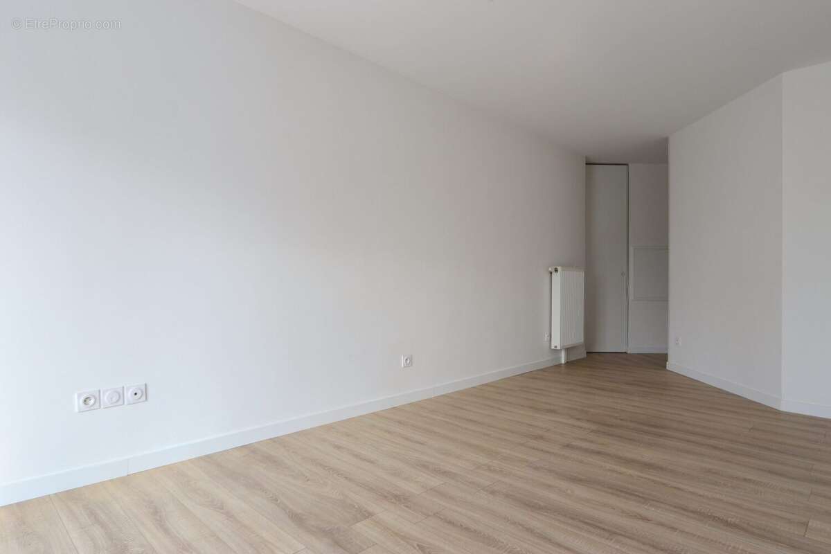 Appartement à LA CHAPELLE-SAINT-MESMIN