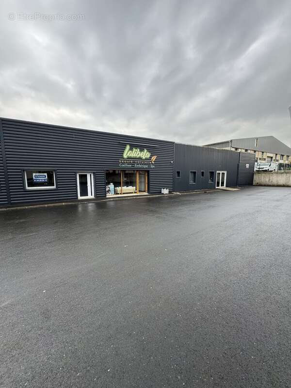 Commerce à SAINT-MARTIN-DES-CHAMPS