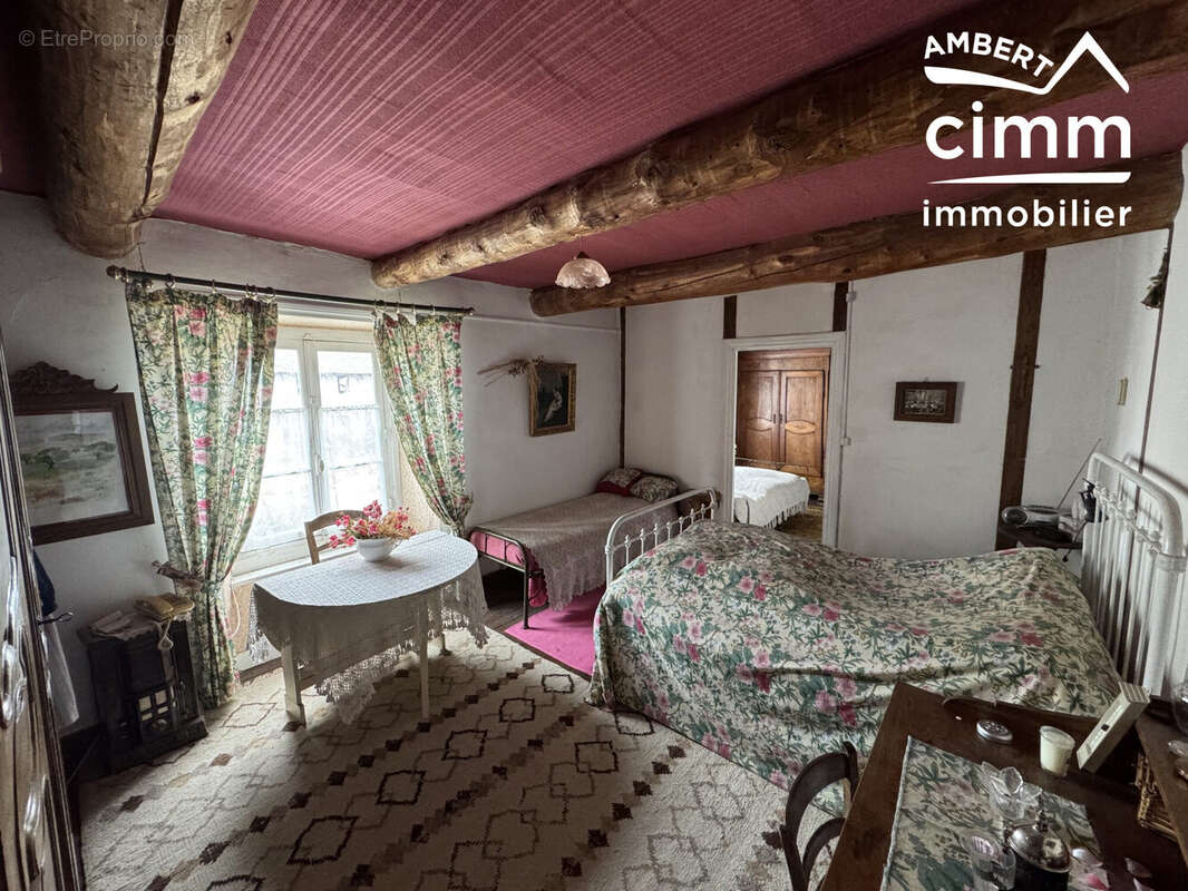 Maison à MARSAC-EN-LIVRADOIS