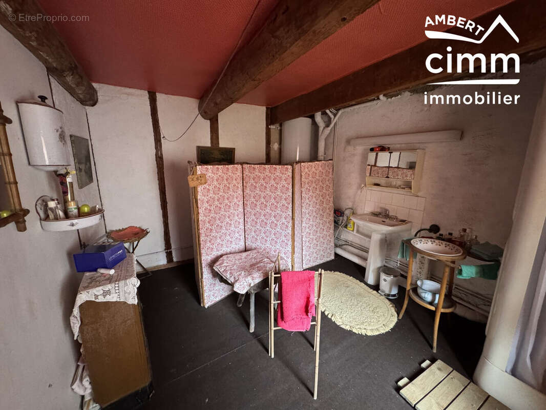 Maison à MARSAC-EN-LIVRADOIS