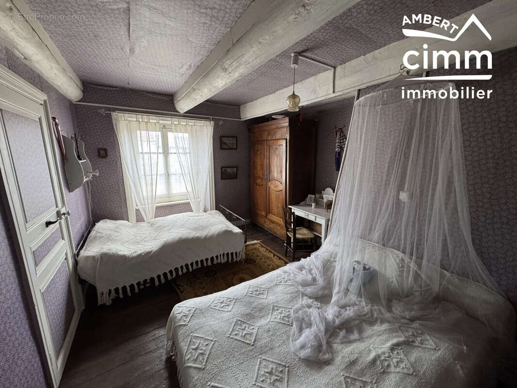 Maison à MARSAC-EN-LIVRADOIS