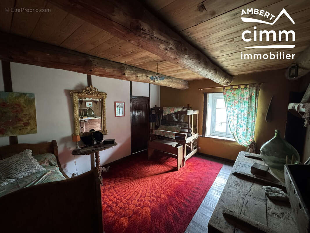 Maison à MARSAC-EN-LIVRADOIS