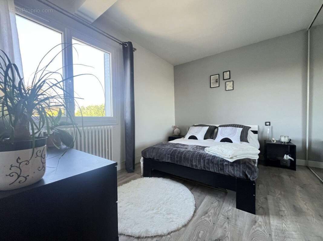 Maison à SAINT-PIERRE-DU-PERRAY