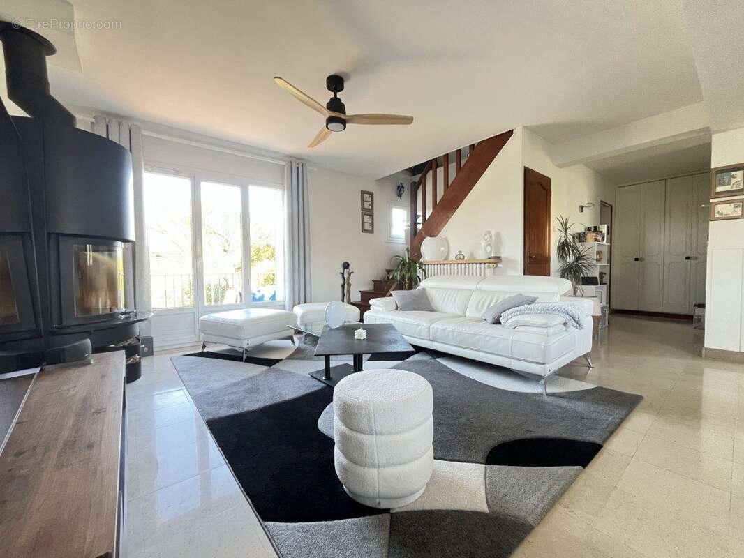 Maison à SAINT-PIERRE-DU-PERRAY