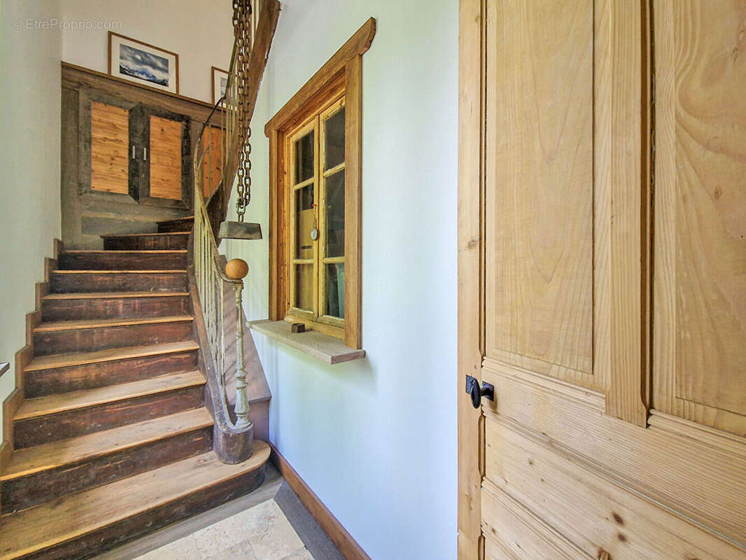 Maison à SAINT-PIERRE-DE-BELLEVILLE