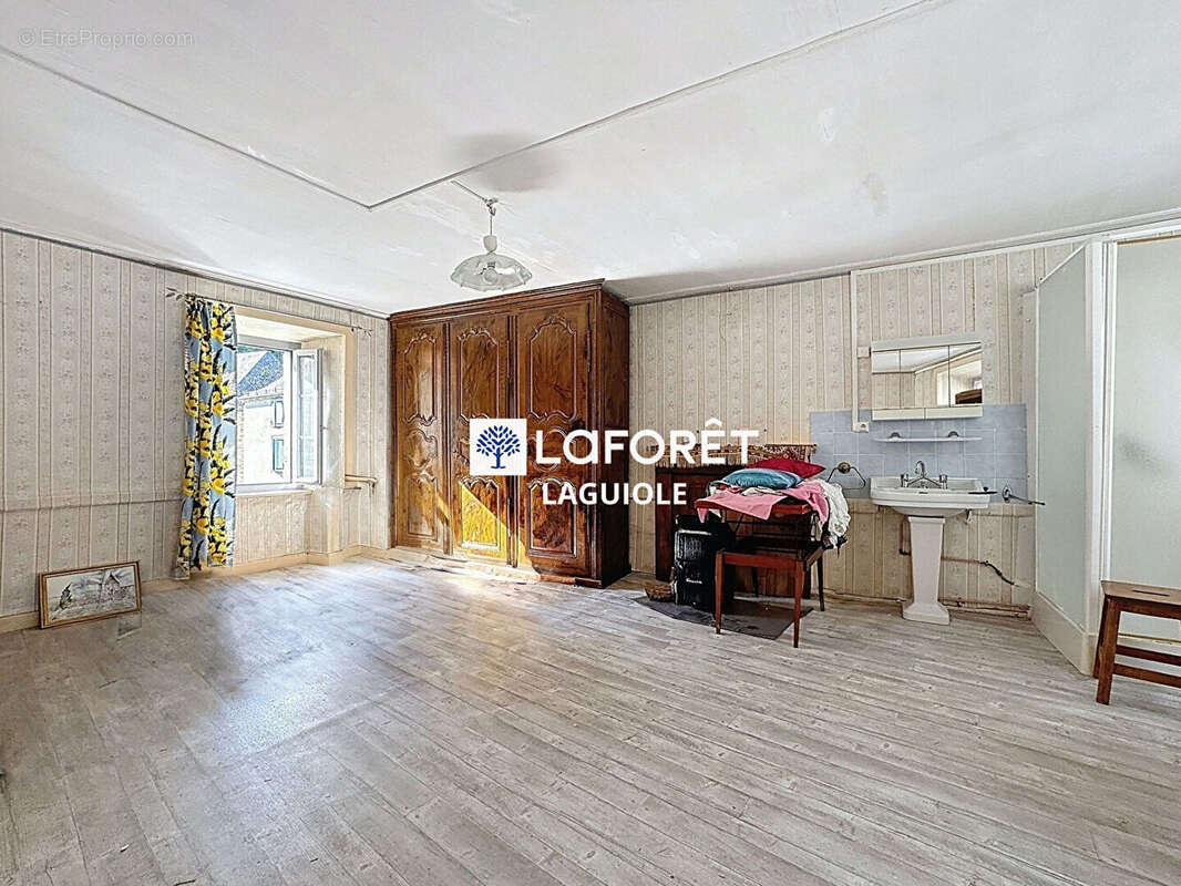 Maison à CHAUDES-AIGUES