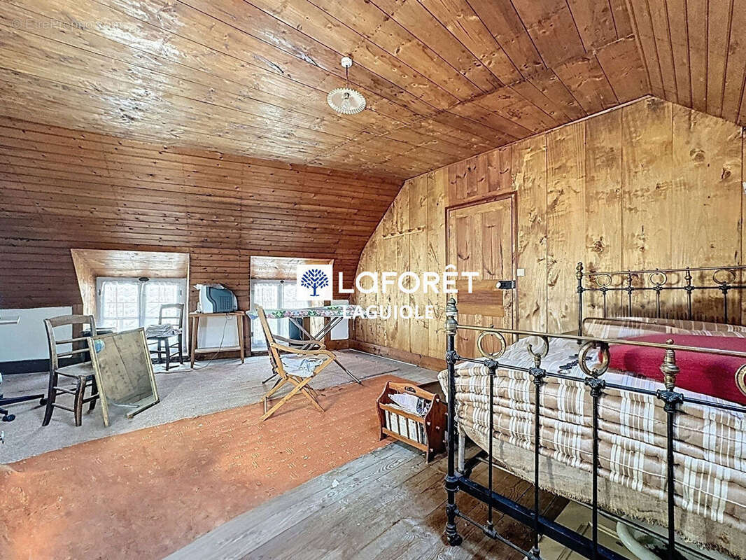 Maison à CHAUDES-AIGUES