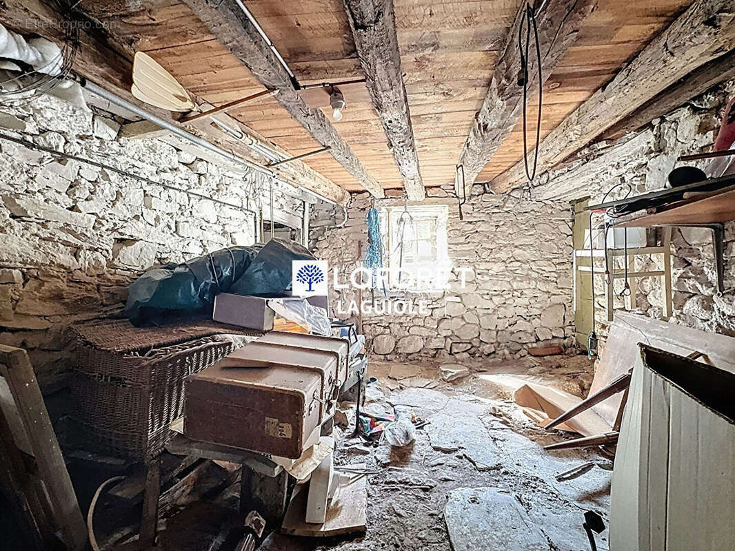 Maison à CHAUDES-AIGUES