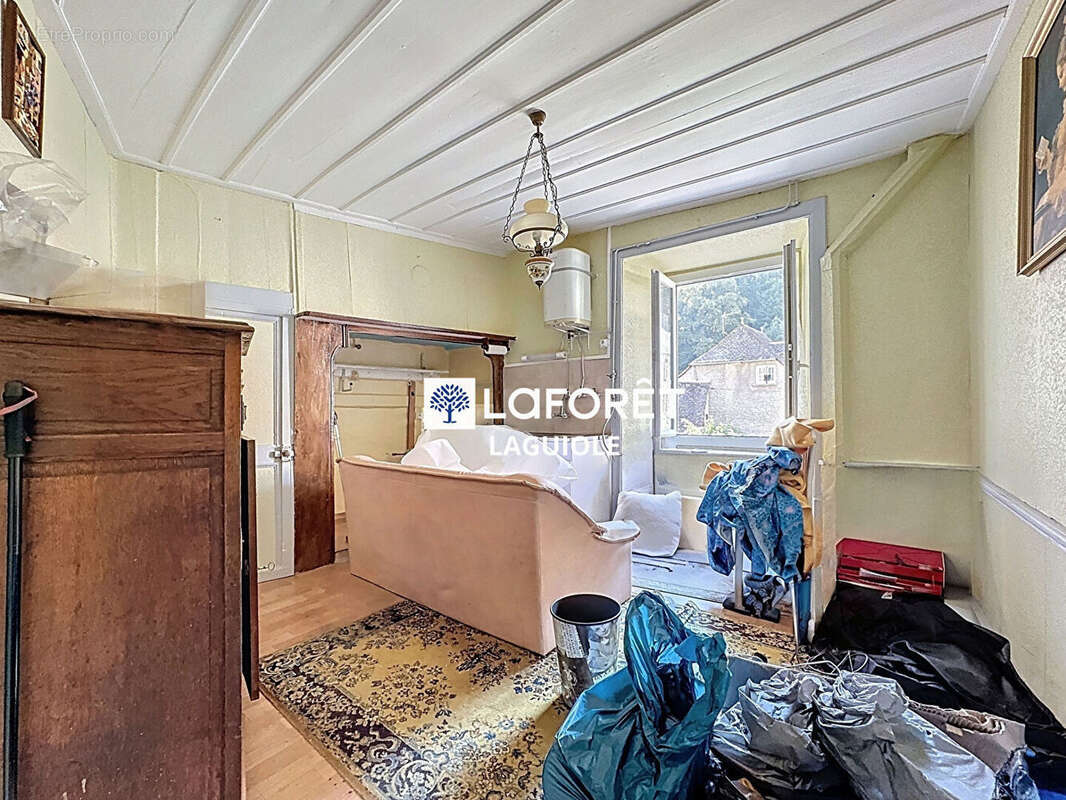 Maison à CHAUDES-AIGUES