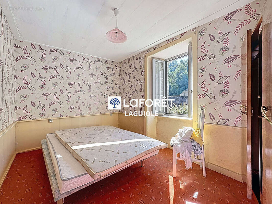 Maison à CHAUDES-AIGUES