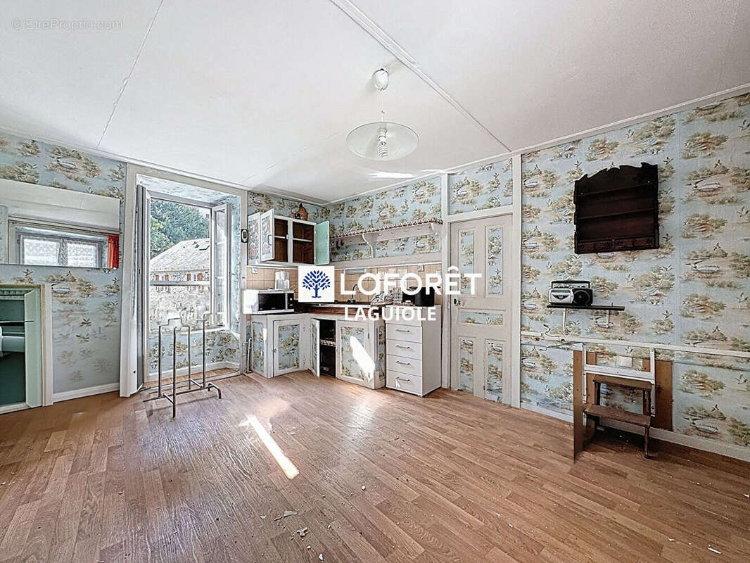 Maison à CHAUDES-AIGUES