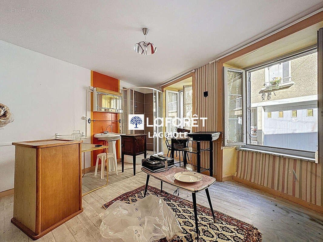 Maison à CHAUDES-AIGUES