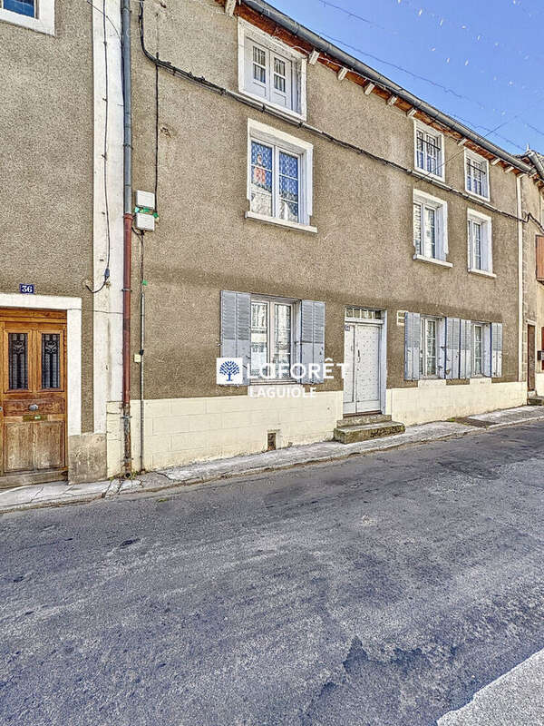 Maison à CHAUDES-AIGUES