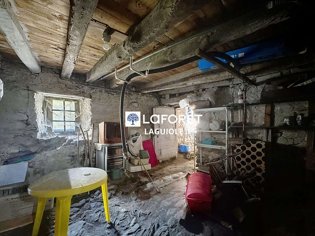 Maison à CHAUDES-AIGUES