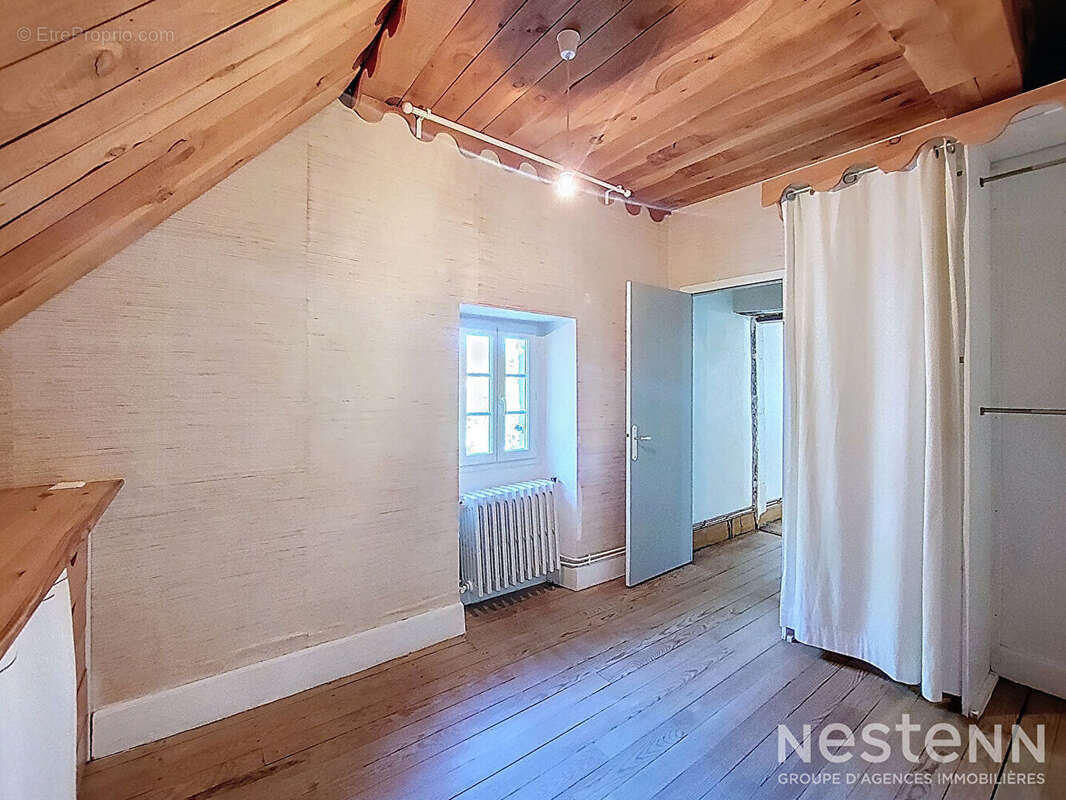 Maison à VALENCE-SUR-BAISE