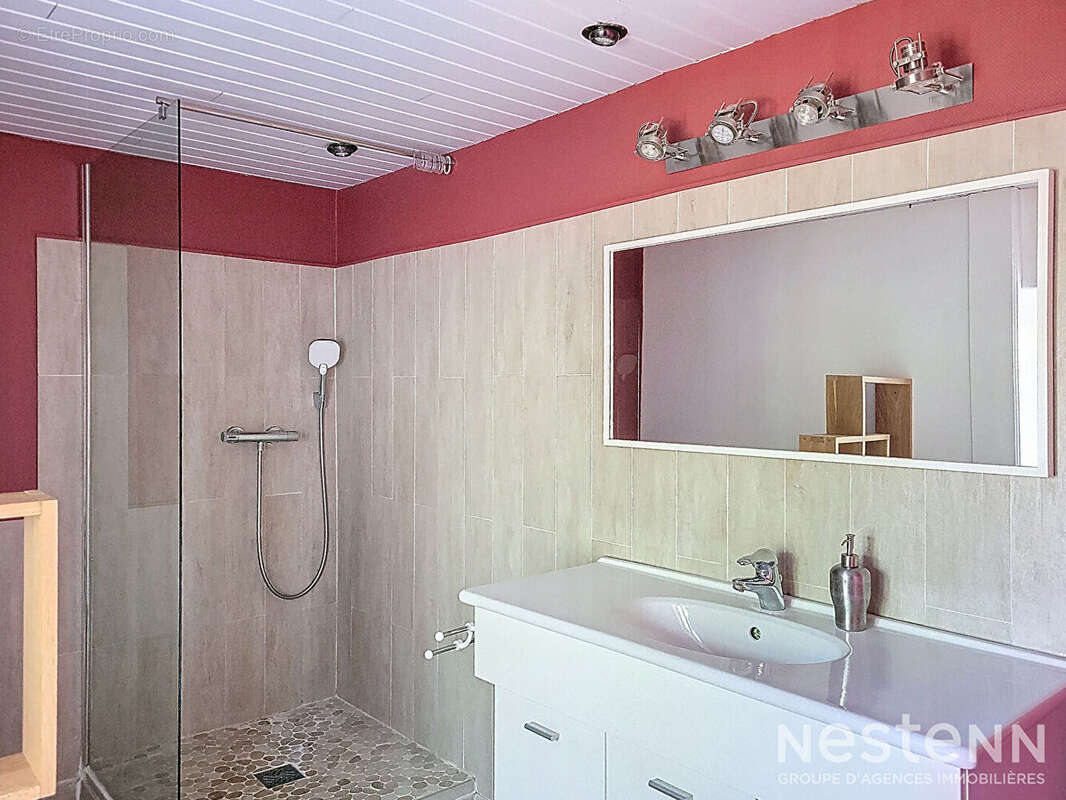 Maison à VALENCE-SUR-BAISE