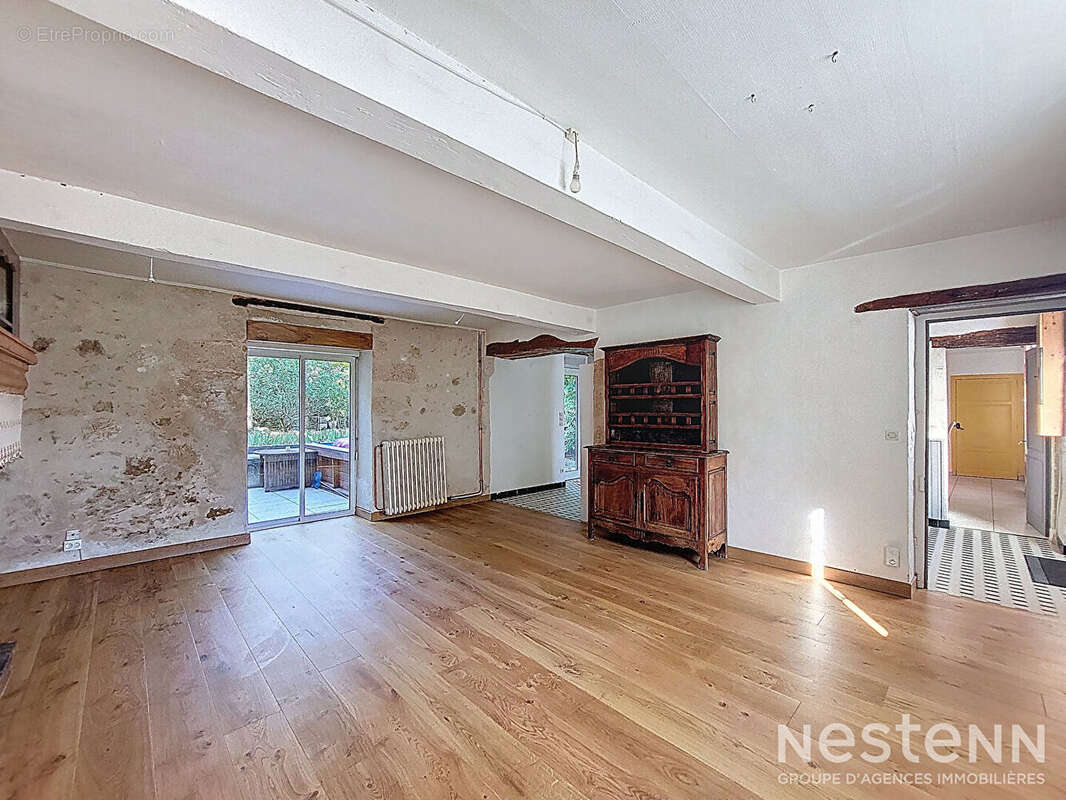 Maison à VALENCE-SUR-BAISE