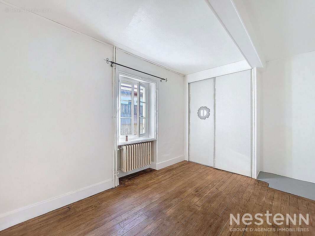 Maison à VALENCE-SUR-BAISE