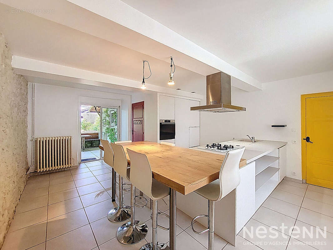 Maison à VALENCE-SUR-BAISE