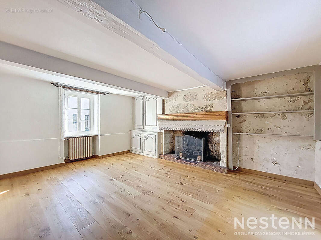 Maison à VALENCE-SUR-BAISE