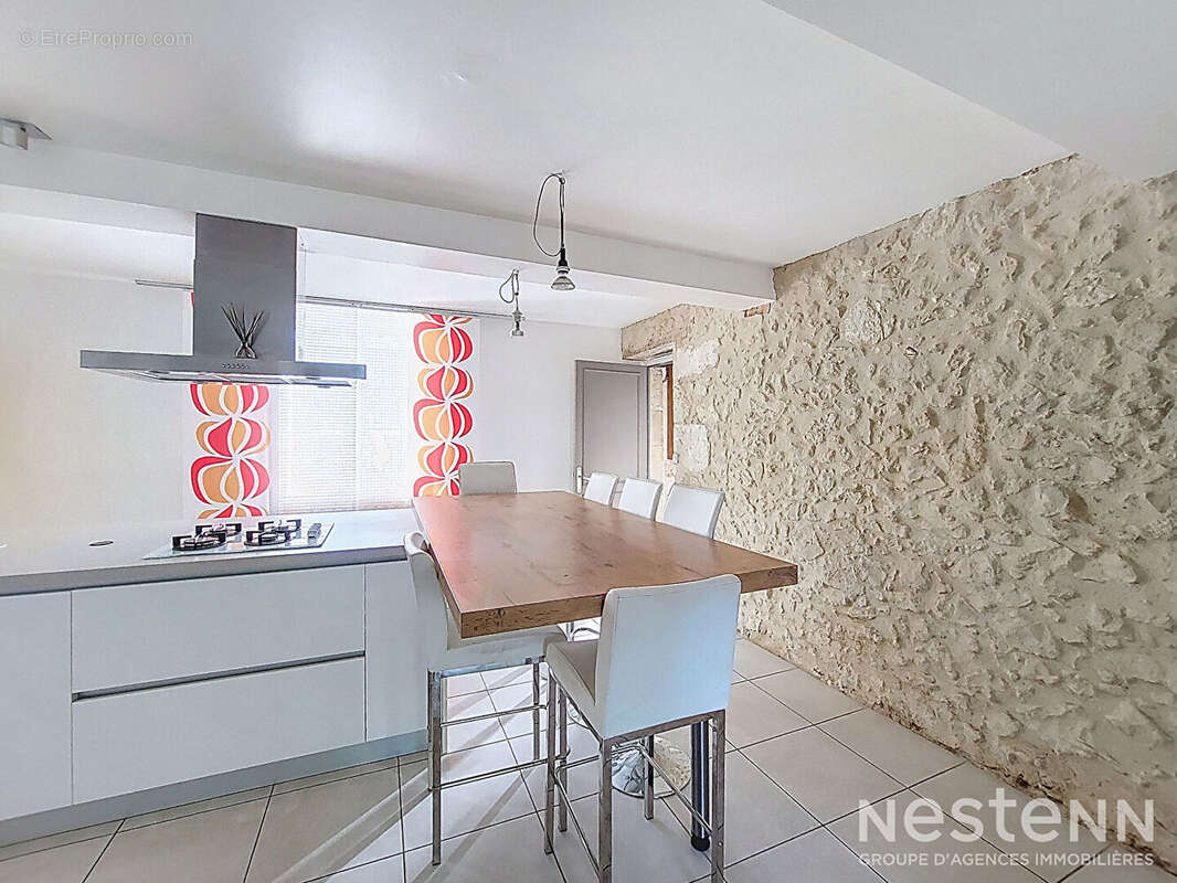 Maison à VALENCE-SUR-BAISE