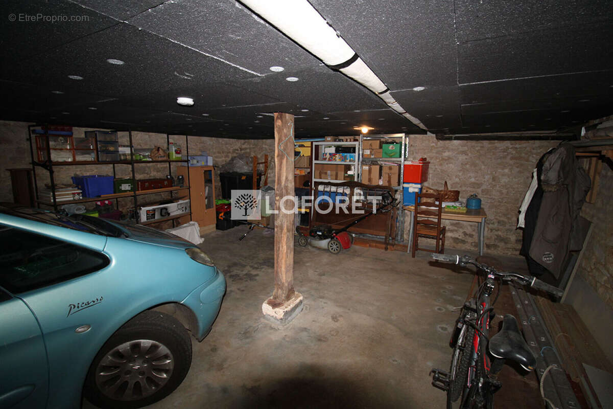 Maison à JAVERLHAC-ET-LA-CHAPELLE-SAINT-ROBERT