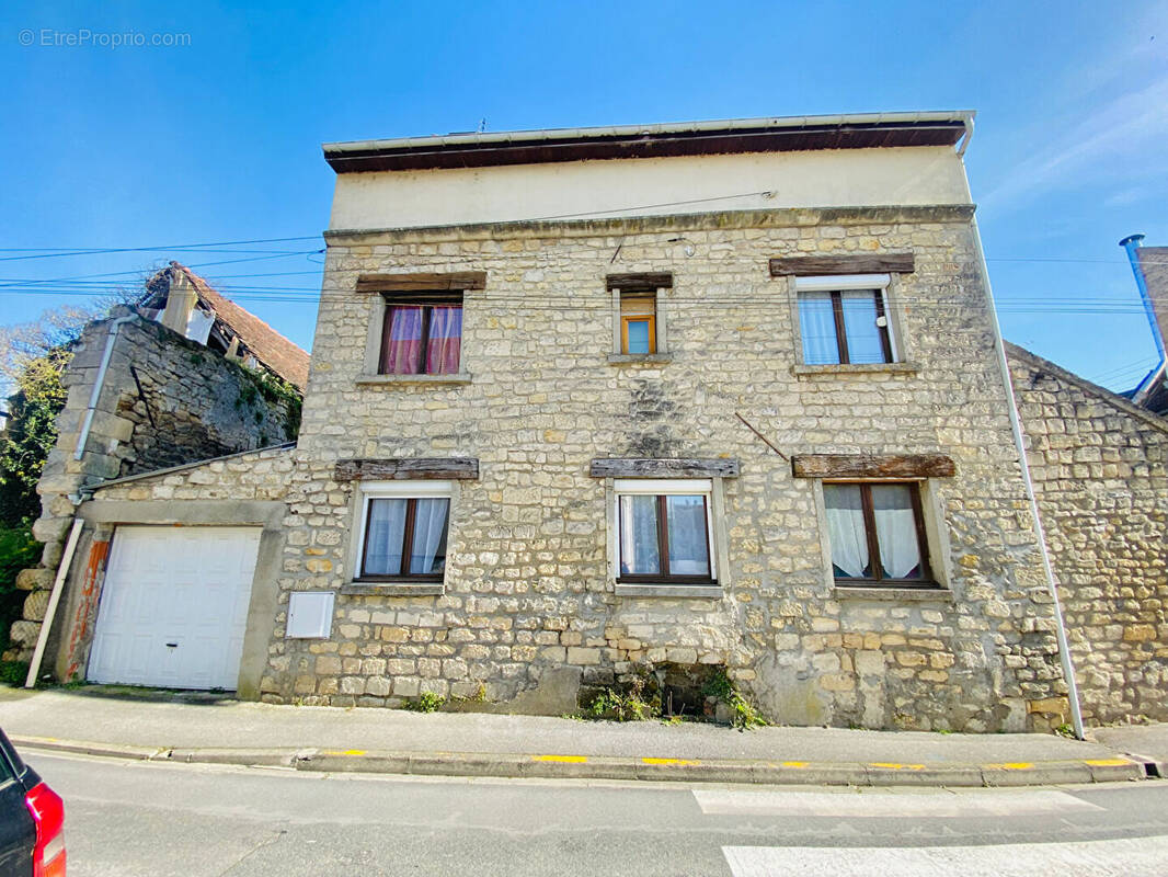 Maison à LE MESNIL-EN-THELLE