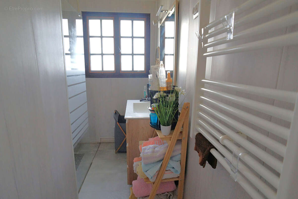 Maison à AILLANT-SUR-THOLON