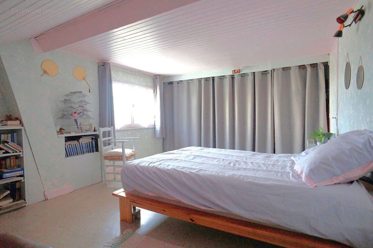 Maison à AILLANT-SUR-THOLON