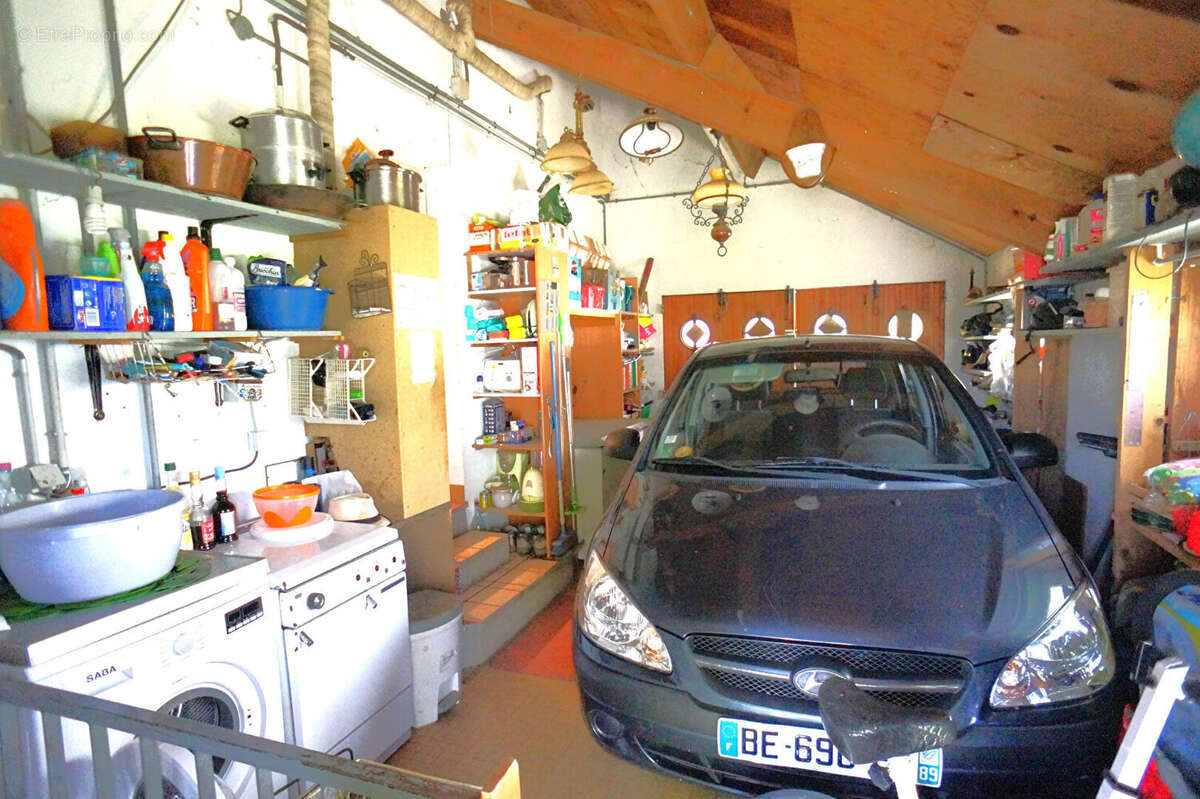 Maison à AILLANT-SUR-THOLON