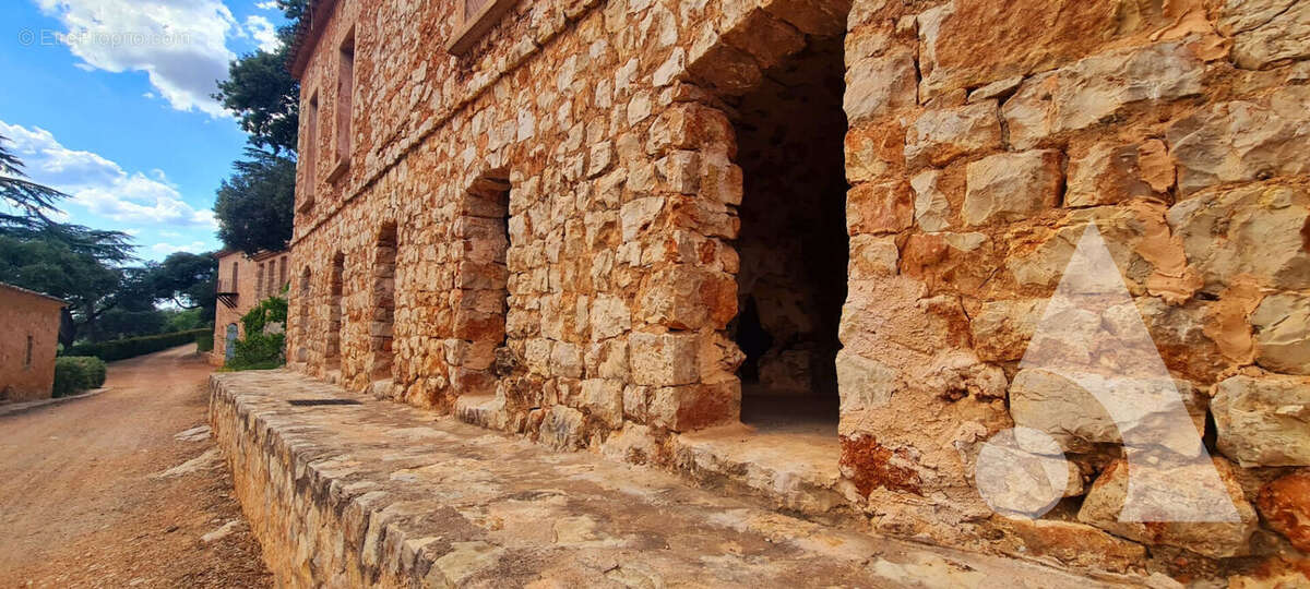 Maison à FOX-AMPHOUX