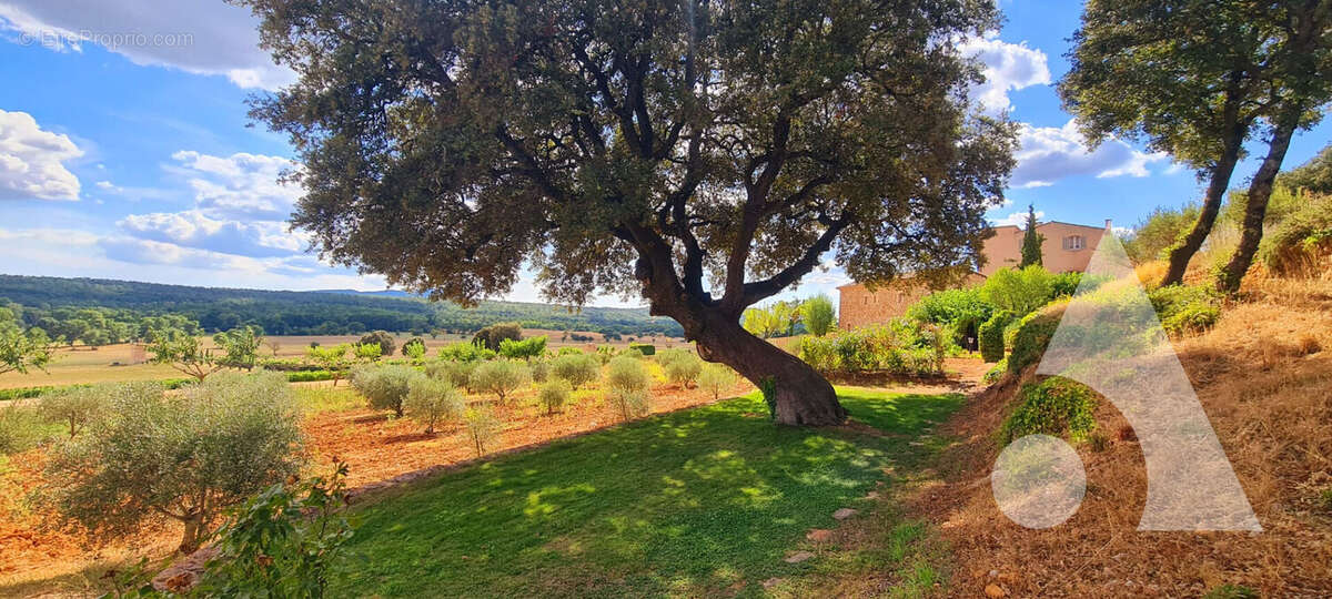 Maison à FOX-AMPHOUX