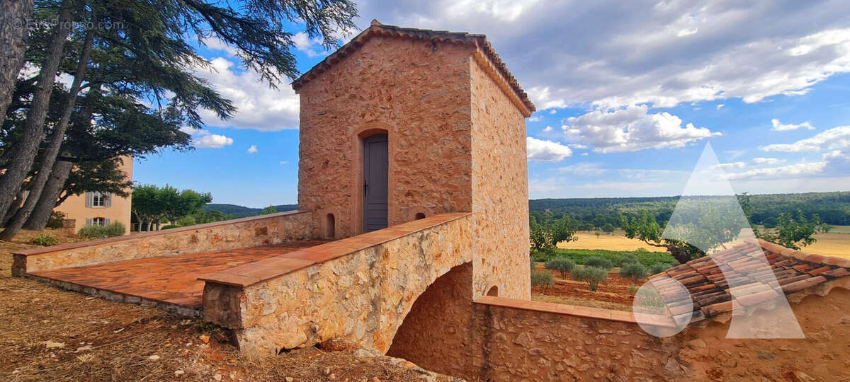 Maison à FOX-AMPHOUX