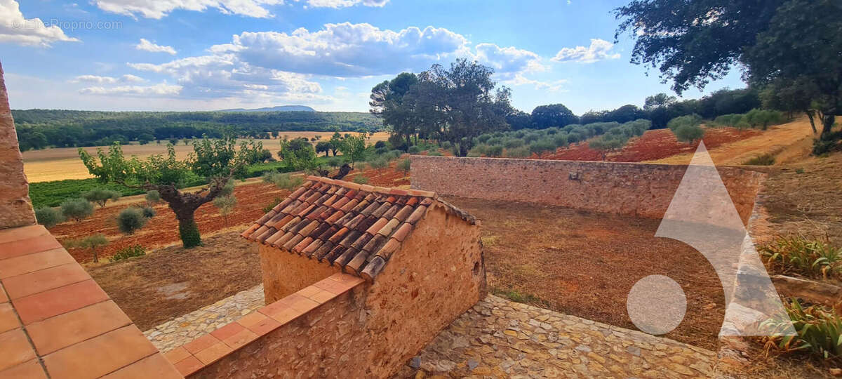 Maison à FOX-AMPHOUX