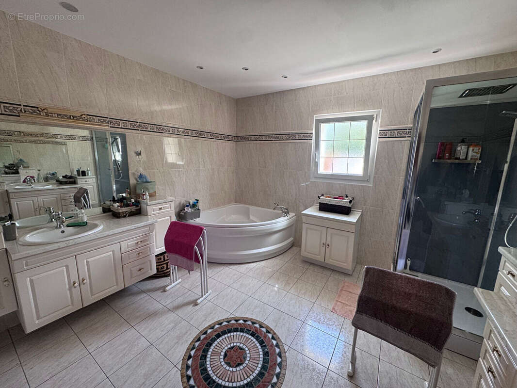 Maison à PORTES-LES-VALENCE