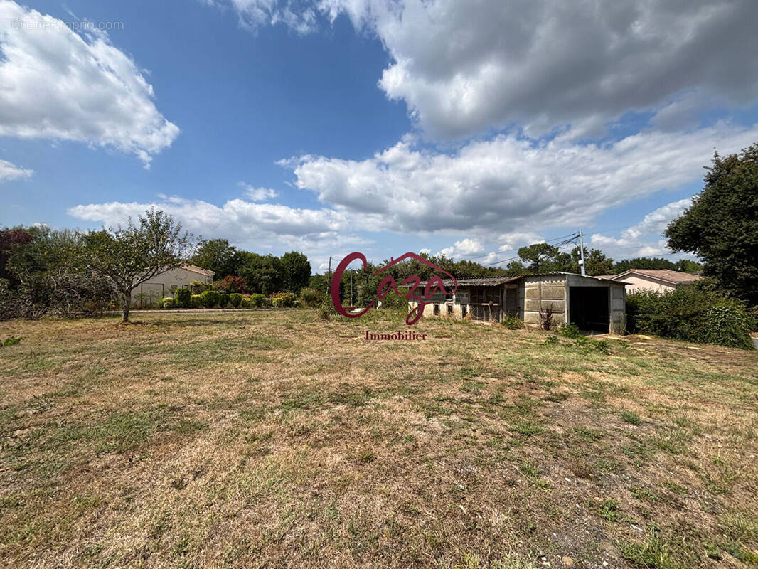 Terrain à CAMARSAC