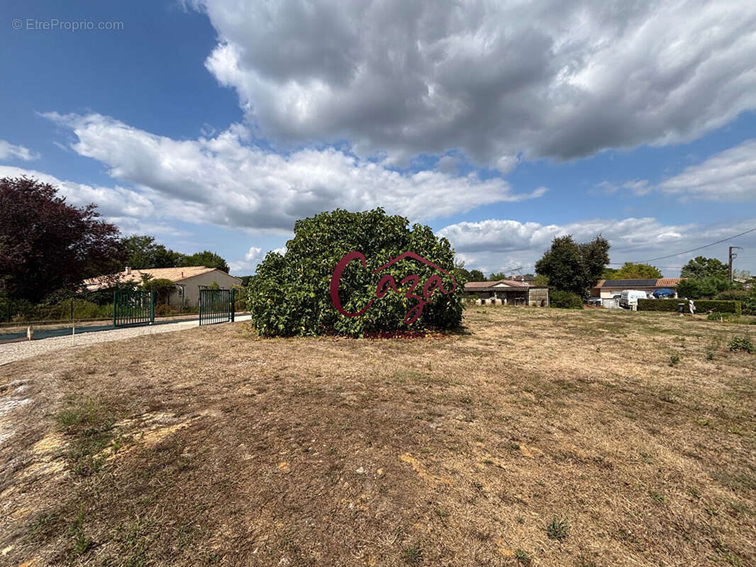Terrain à CAMARSAC