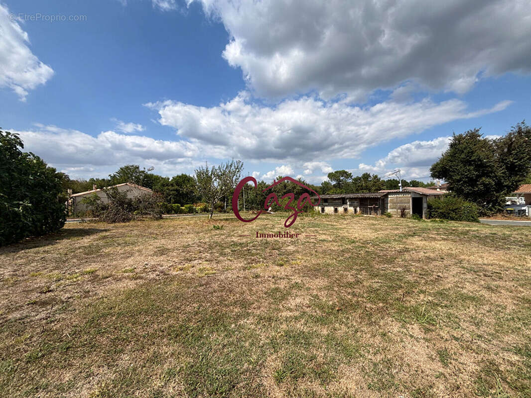 Terrain à CAMARSAC