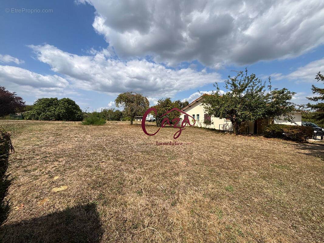 Terrain à SALLEBOEUF