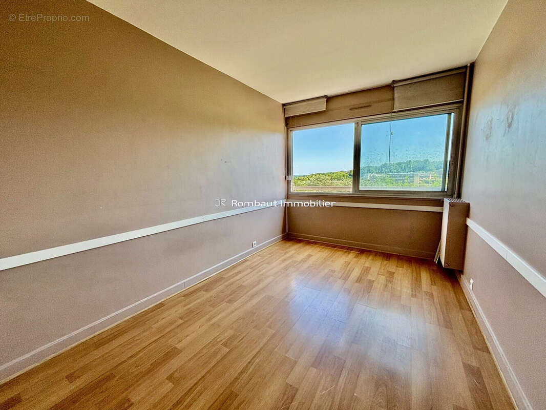 Appartement à LA CELLE-SAINT-CLOUD